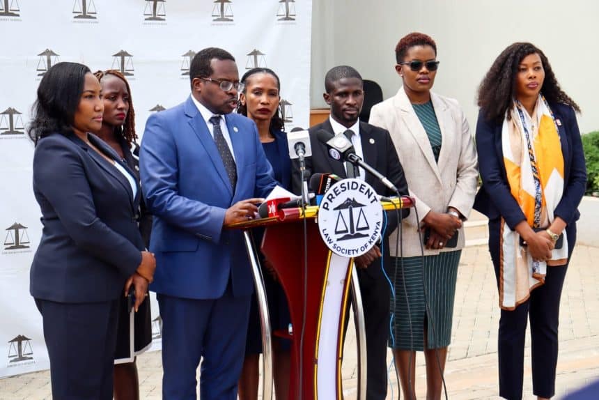 LSK President Charles Kanjama speaking during a meeting on Judiciary reforms and court boycott